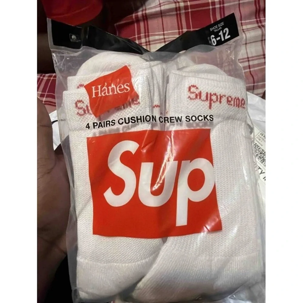 Supreme Style Hanes Crew Socks 4 Pack White